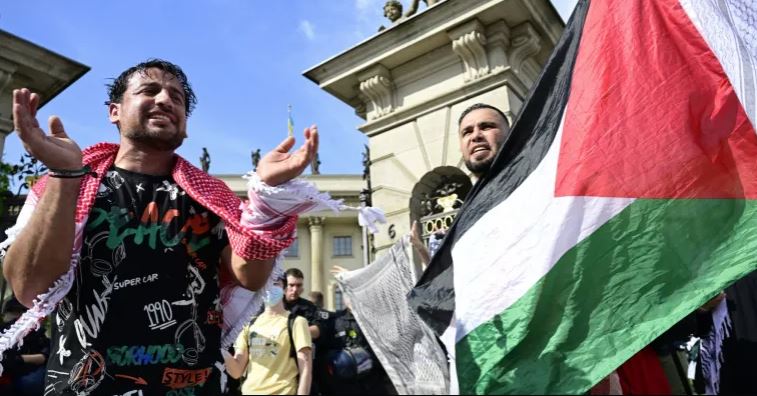 Demonstran Pro-Palestina Kecam Jerman Dukung dan Jual Senjata ke Zionis Israel